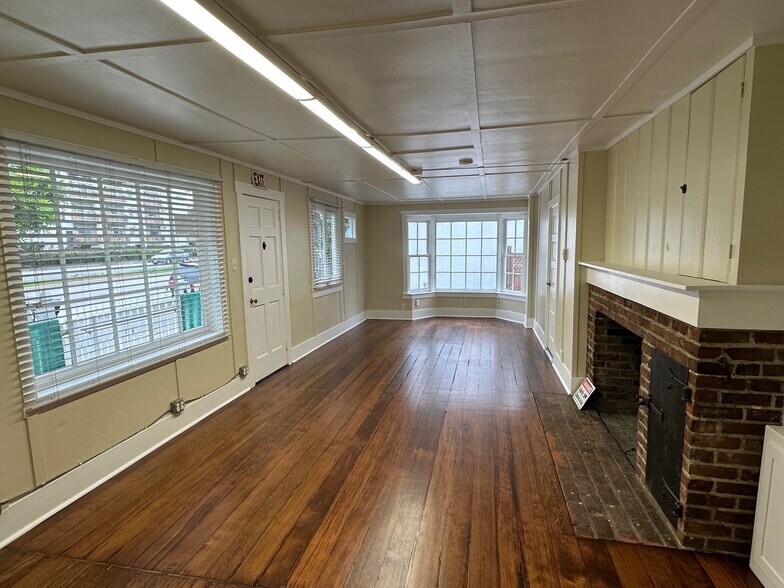 More Photos Of 4926 Vineland Ave, North Hollywood Office For Lease