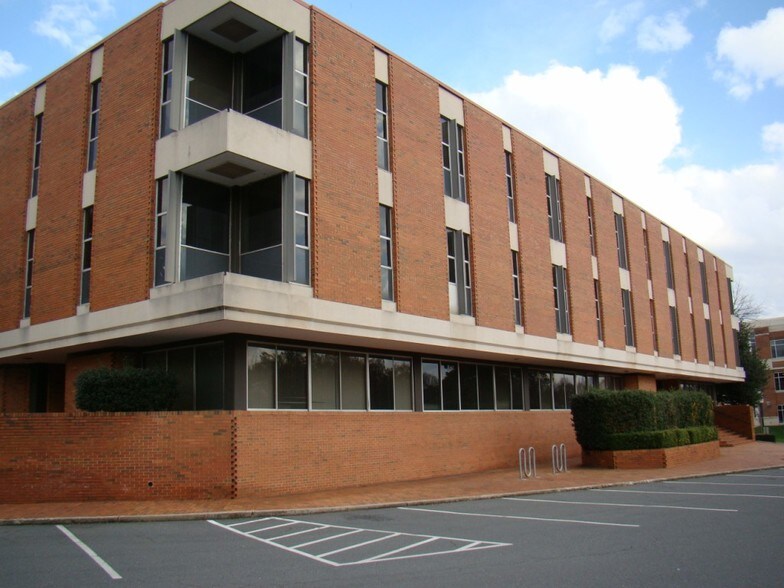 More Photos Of 1850 E 3rd St, Charlotte Office For Lease