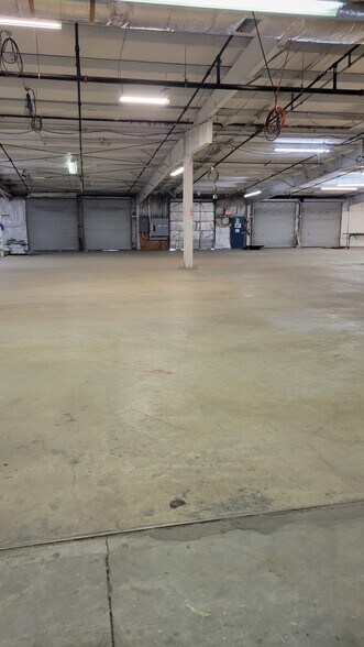 More Photos Of 270 Crossway Rd, Tallahassee Warehouse For Sale