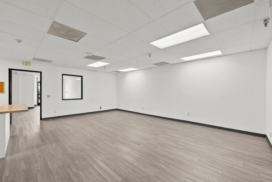 More Photos Of 9410 Topanga Canyon Blvd, Chatsworth Office For Lease