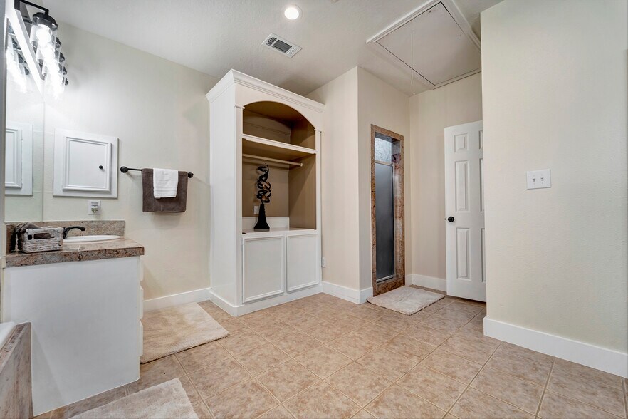 More Photos Of 5607 Sapp Rd, Conroe Lodge Meeting Hall For Sale