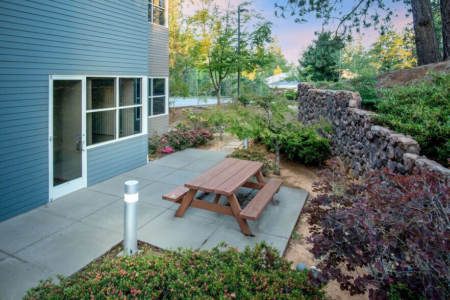 More Photos Of 350 Crown Point Cir, Grass Valley Office For Lease