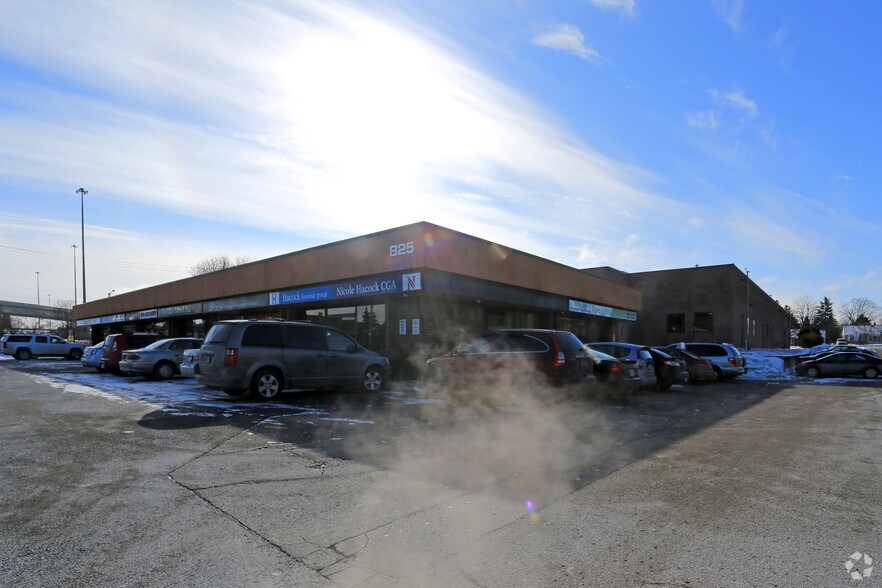 More Photos Of 825 Weber St E, Kitchener General Retail For Lease