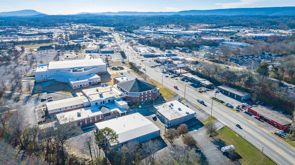 More Photos Of 5230 Hixson Pike, Hixson Flex For Sale