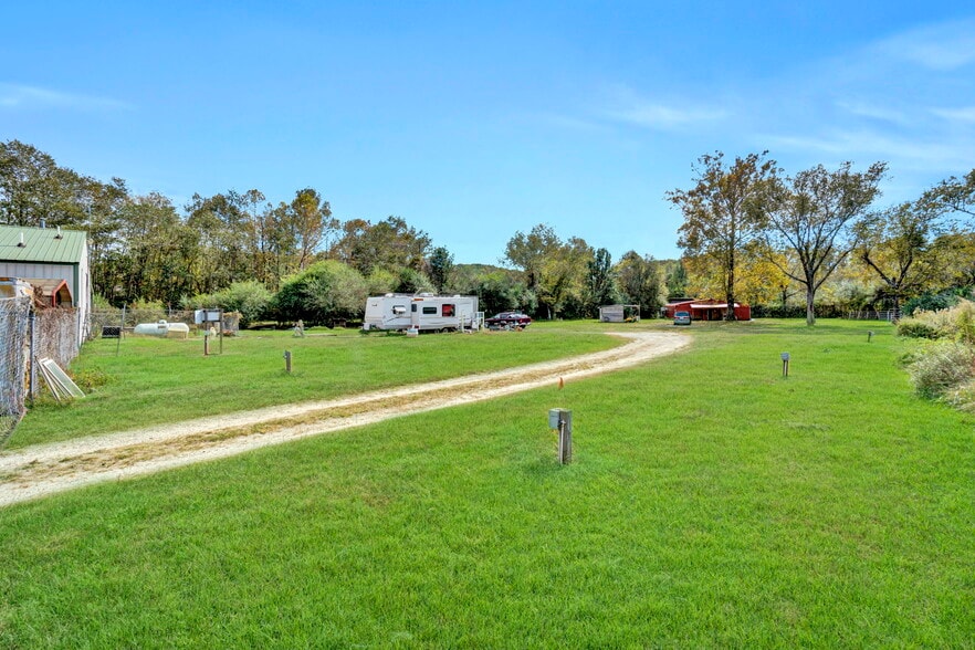 More Photos Of 4033 Geer Hwy, Cleveland General Retail For Sale