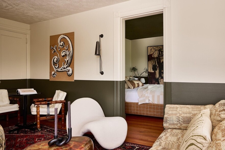 More Photos Of 173 E Chestnut St, Asheville Hotel For Sale