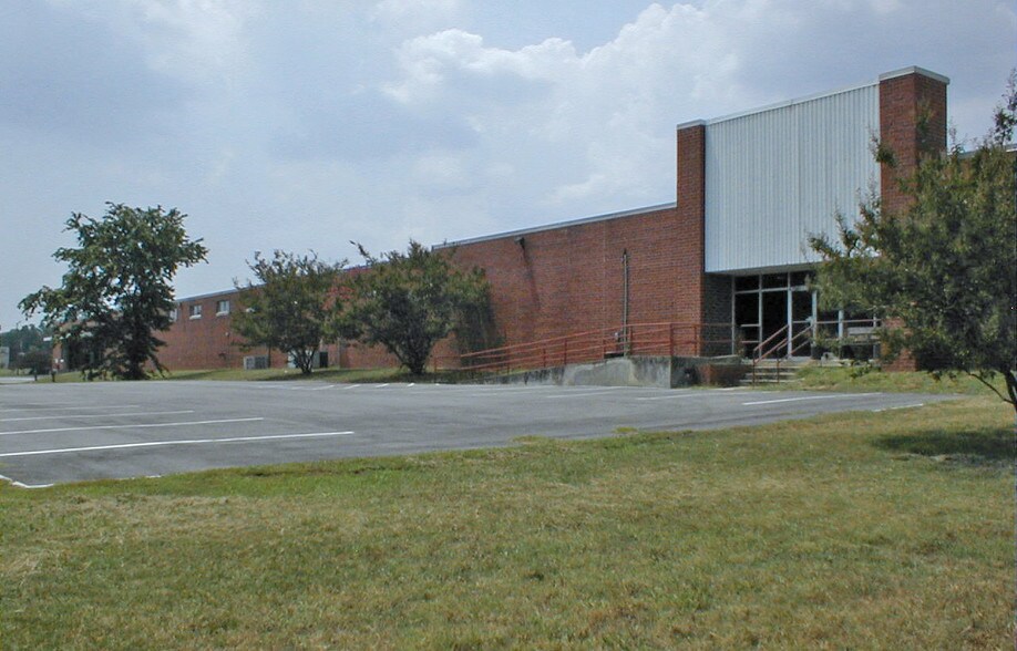 More Photos Of 648 Wilson St, Chester Warehouse For Lease