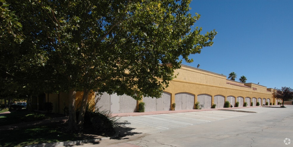 More Photos Of 2720-2728 E Palmdale Blvd, Palmdale Freestanding For Lease