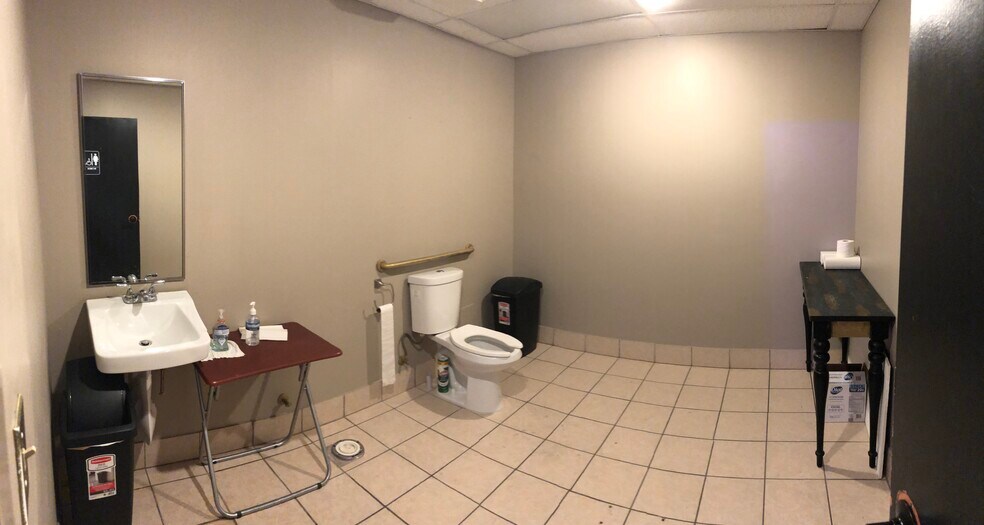 More Photos Of 686 Peachtree Industrial Blvd, Suwanee Unknown For Lease