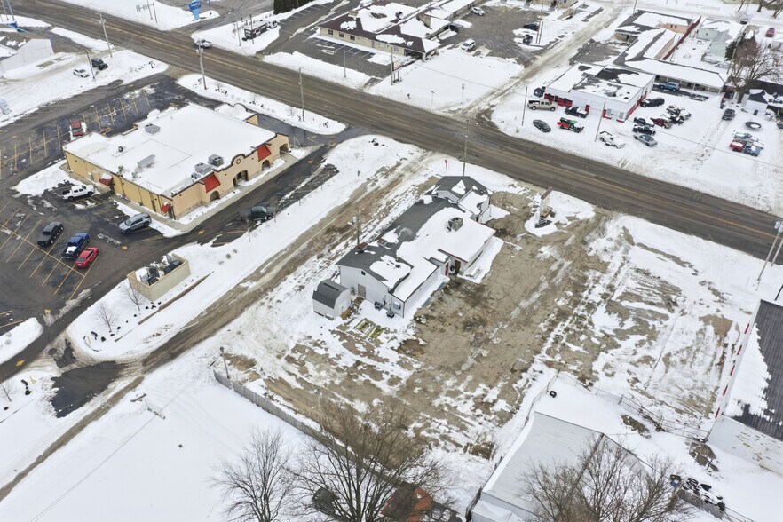 More Photos Of 3823 N Broadway Ave, Muncie Bar For Sale