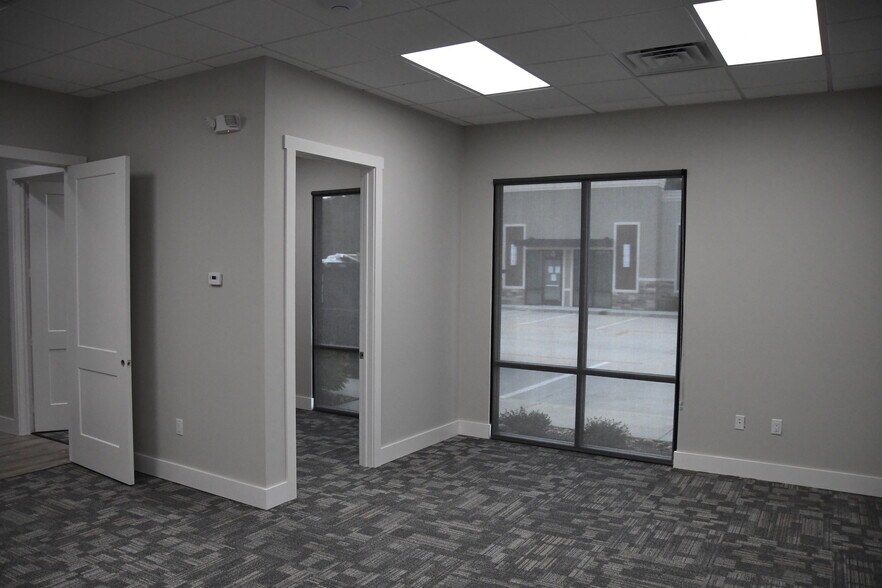 More Photos Of 28809 Hardin Store Rd, Magnolia Office For Lease