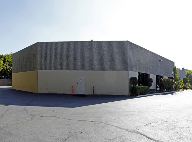More Photos Of 17781-17791 Mitchell Ave N, Irvine Light Distribution For Lease
