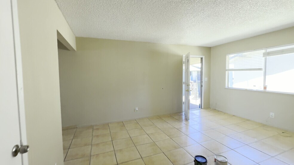 More Photos Of 475 N Manila Ave, Fresno Apartments For Sale