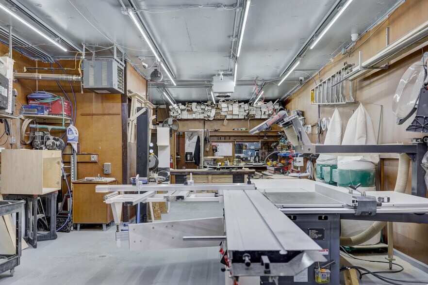 More Photos Of 24354 John R Rd, Hazel Park Flex For Sale