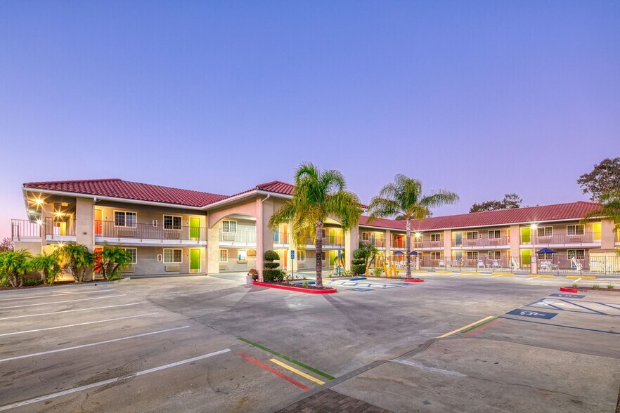 More Photos Of 28980 Old Town Front St, Temecula Hotel For Sale