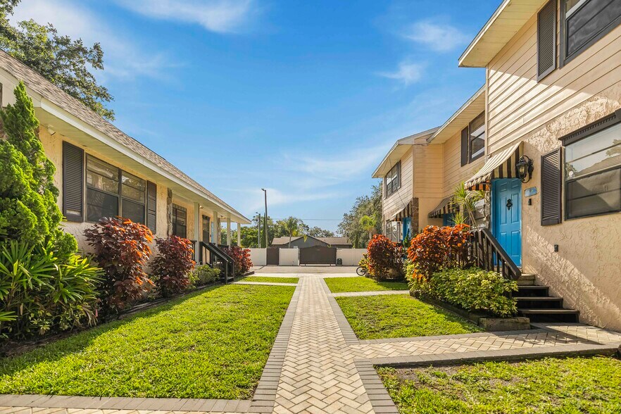 More Photos Of 12216 N 59th St, Tampa Apartments For Sale