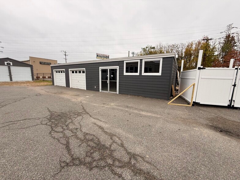 More Photos Of 1726 Altamont Ave, Richmond Warehouse For Lease