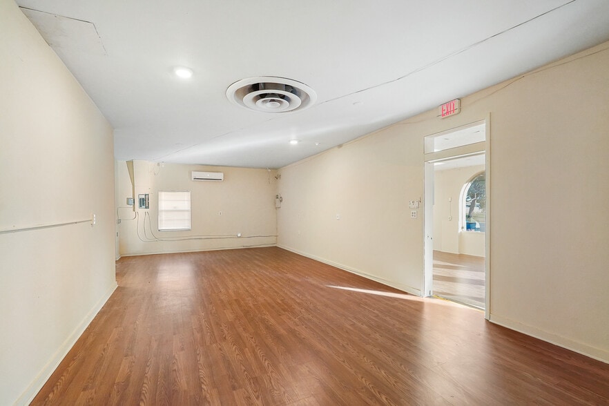 More Photos Of 4907 14th St W, Bradenton Storefront Retail Office For Lease