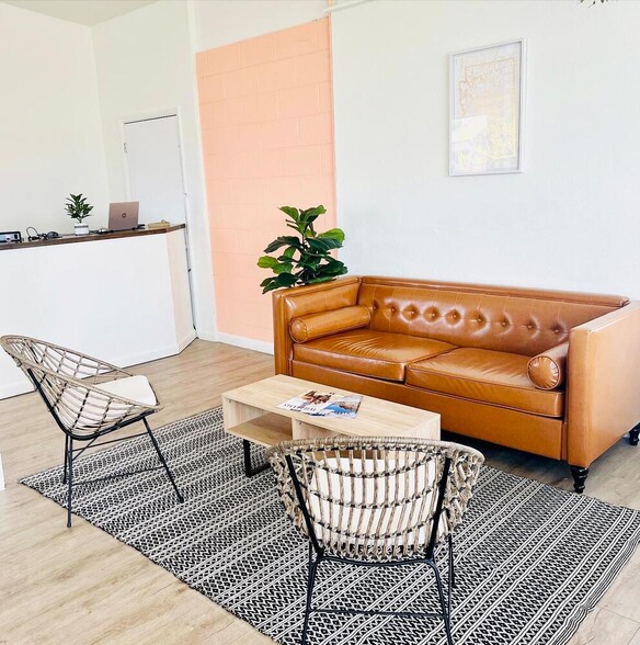 Primary Photo Of 22430 W Old Highway 66, Seligman Hotel For Sale