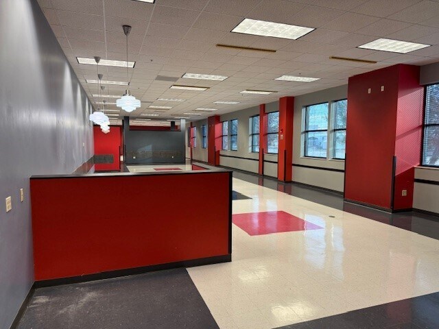 More Photos Of 1720 E Primrose St, Springfield Office For Lease