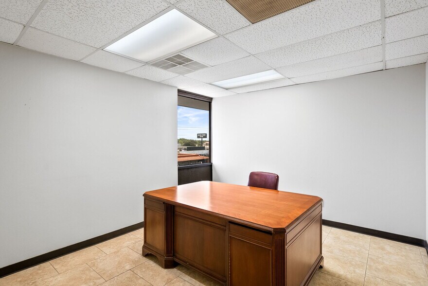 More Photos Of 9502 Computer Dr, San Antonio Medical For Sale