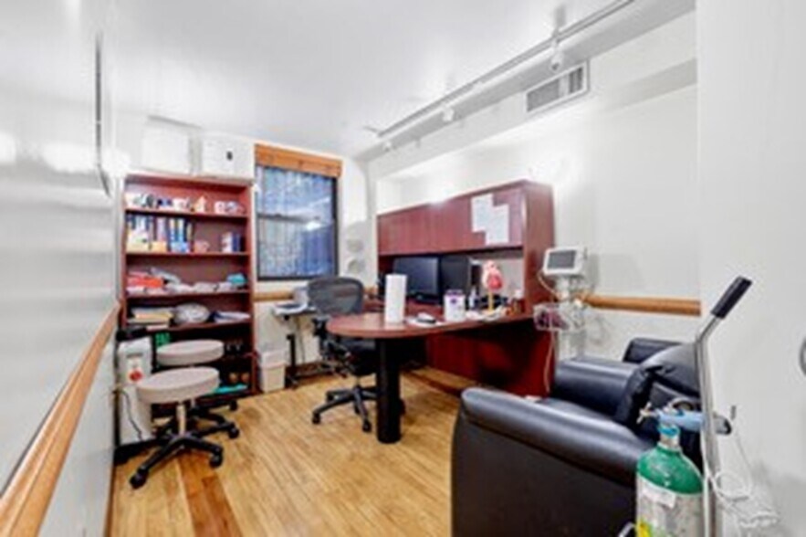 More Photos Of 270 9th St, Brooklyn Medical For Lease