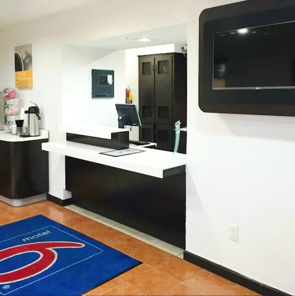 More Photos Of 120 Robert L Edenfield Dr, Kingsland Hotel For Sale
