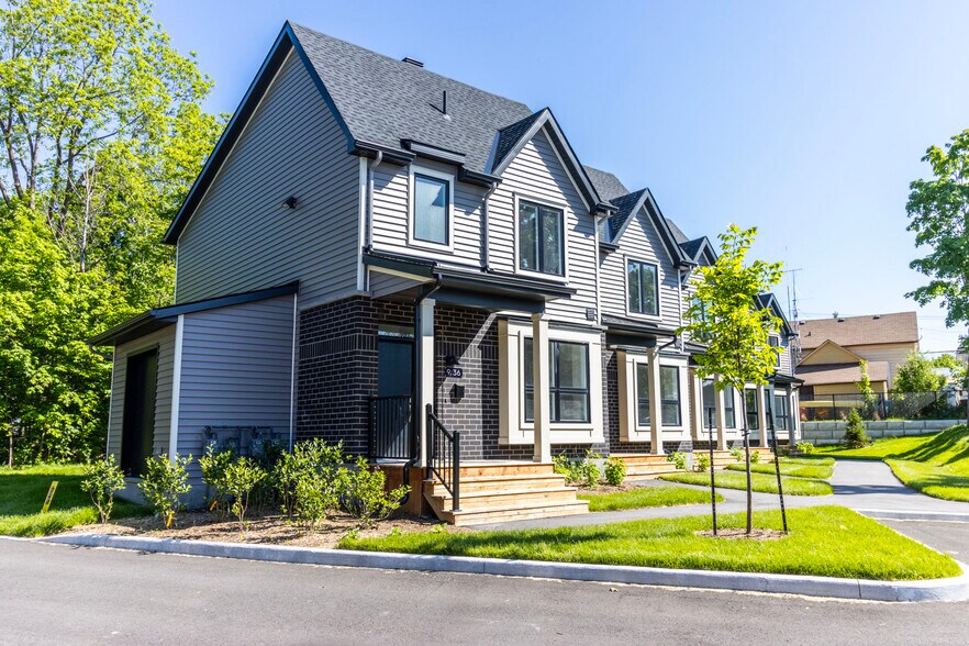 More Photos Of 36 Main St E, Mississippi Mills Apartments For Sale