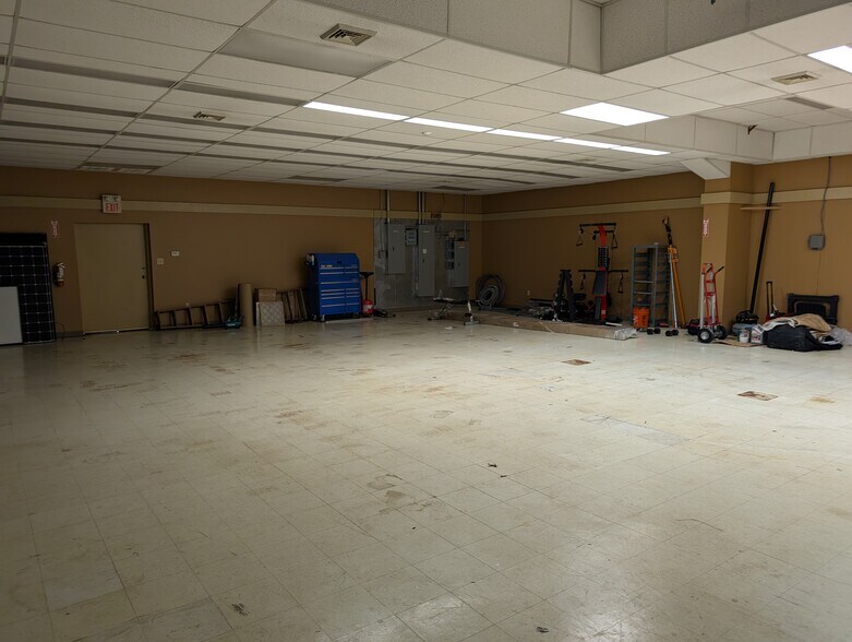 More Photos Of 1719 Ginesi Dr, Freehold Contractor Storage Yard For Lease