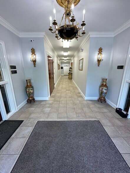 More Photos Of 5816 Creedmoor Rd, Raleigh Office For Lease