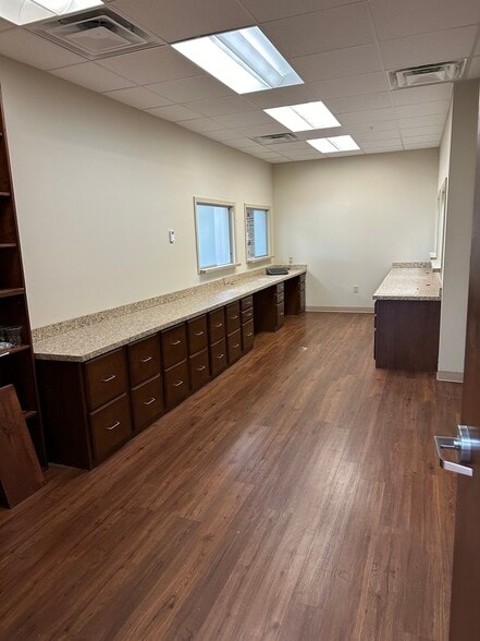 More Photos Of 101 Financial Dr, Elizabethtown Medical For Lease