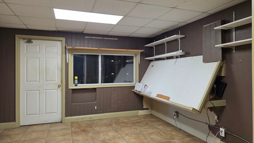 More Photos Of 3620 North Pky, Cumming Light Distribution For Lease