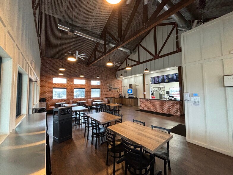 More Photos Of 418 Main St, Jenks Fast Food For Sale