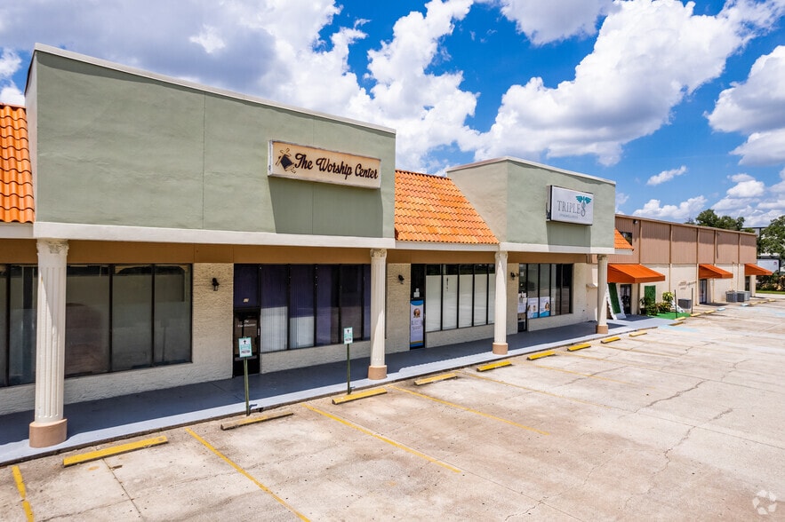 More Photos Of 9421 S Orange Blossom Trl, Orlando Unknown For Lease
