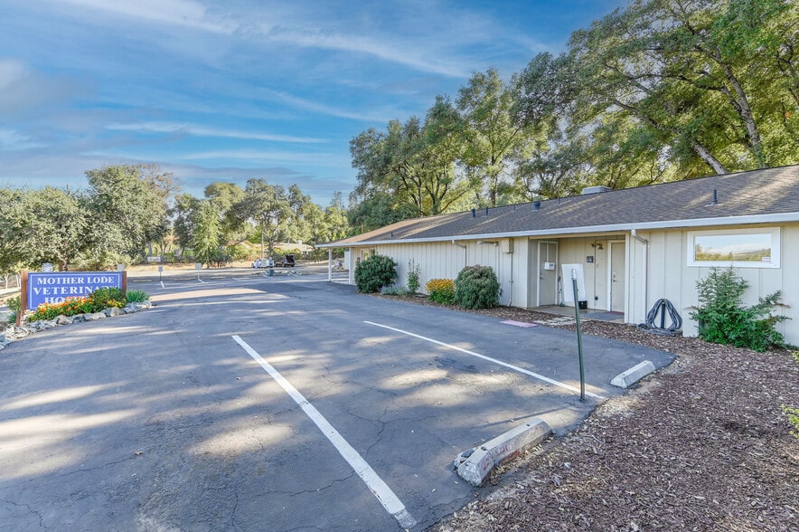 More Photos Of 382 CA-4, Murphys Office For Sale