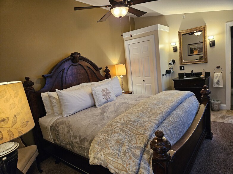 More Photos Of 91 South St, Gorham Hospitality For Sale