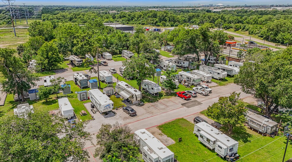 More Photos Of 2905 Oakdale rd, Grand Prairie Trailer Camper Park For Sale
