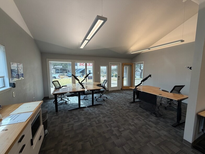 More Photos Of 411 W Main St, Round Rock Unknown For Lease