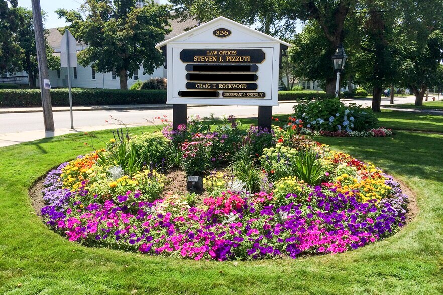 More Photos Of 336 South St, Hyannis Office For Sale