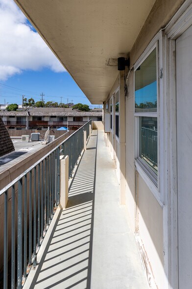 More Photos Of 3427 Waialae Ave, Honolulu Storefront Retail Residential For Sale