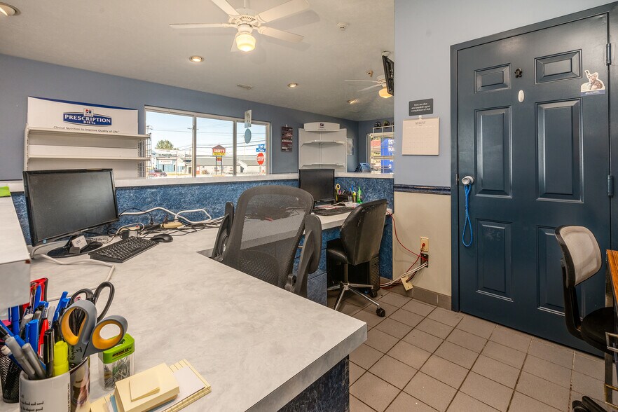 More Photos Of 602 S Court St, Marion Office For Sale
