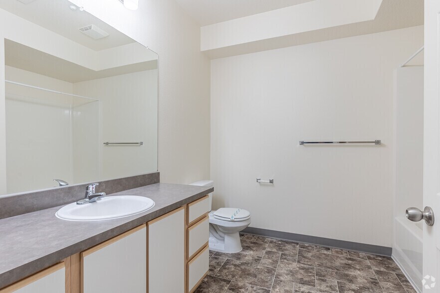More Photos Of 2211 McKinney Ln, Lebanon Apartments For Sale