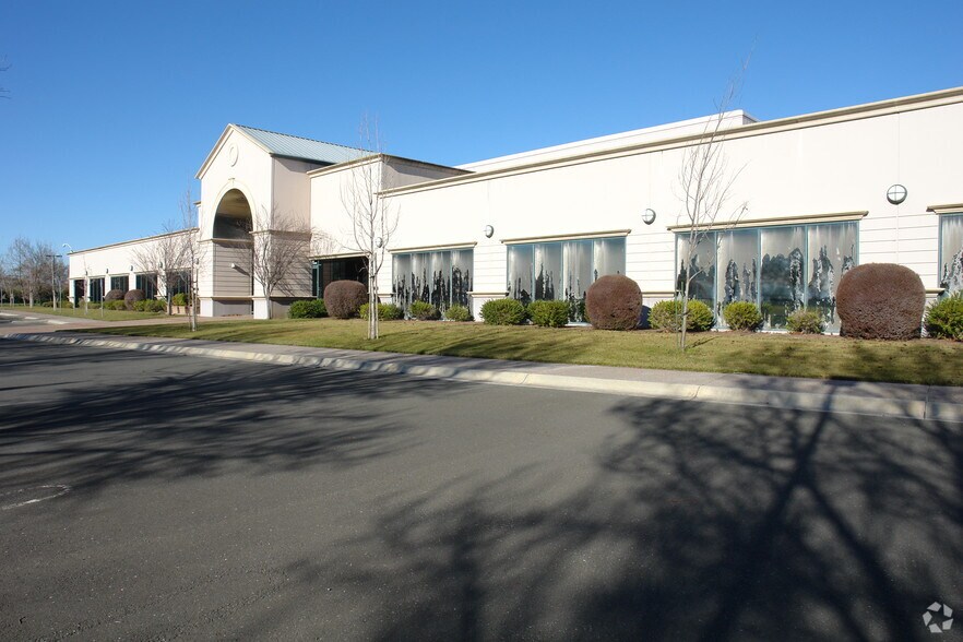 More Photos Of 7601 Dumbarton Cir, Fremont Office For Lease