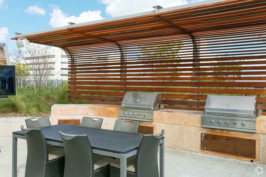 More Photos Of 2929 Weslayan St, Houston Apartments For Lease