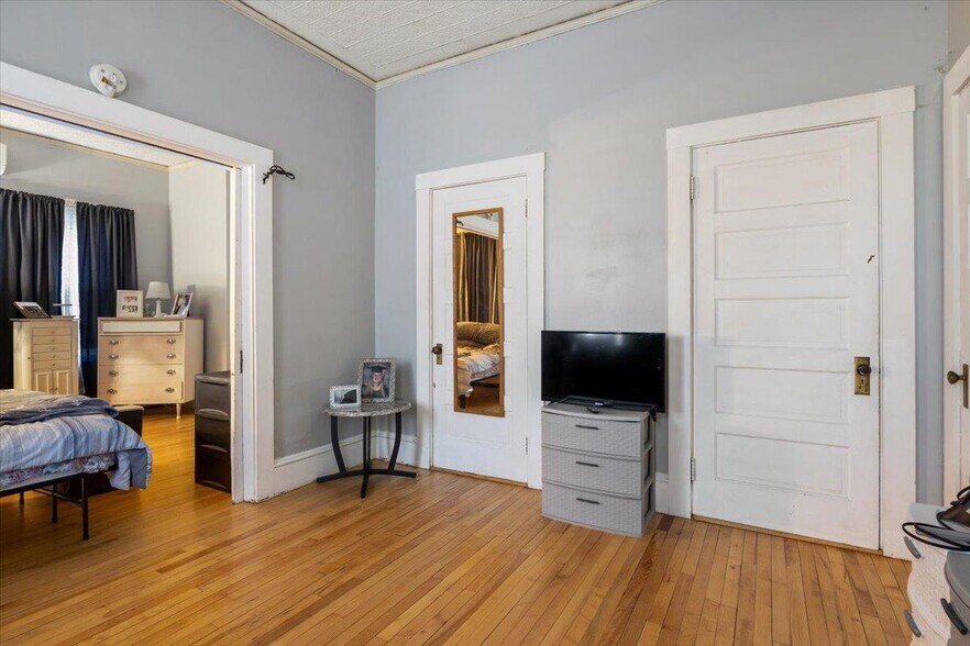 More Photos Of 6 Dawson St, Milton Storefront Retail Residential For Sale