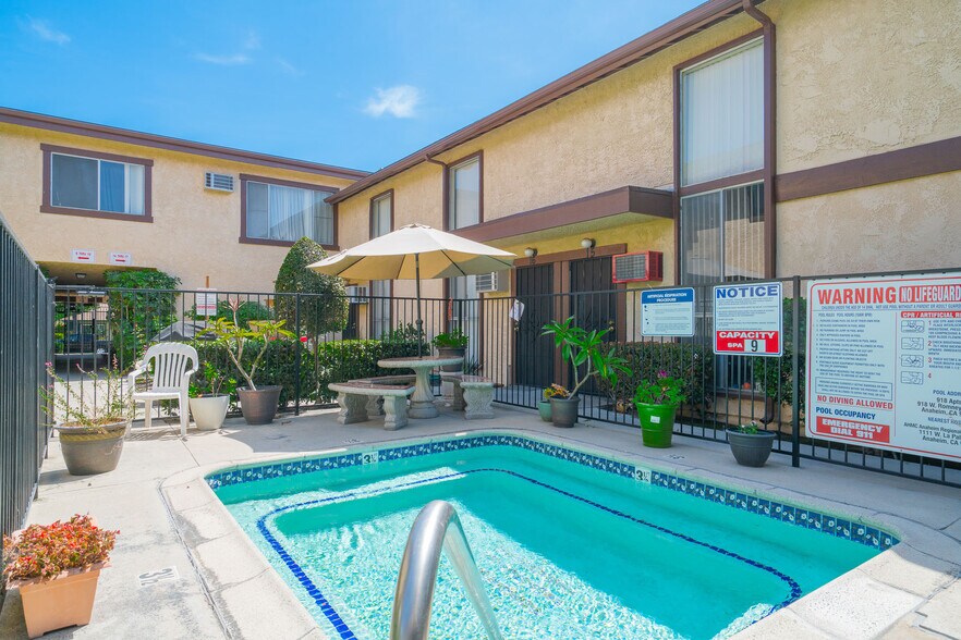 More Photos Of 918 Romneya Dr, Anaheim Apartments For Sale