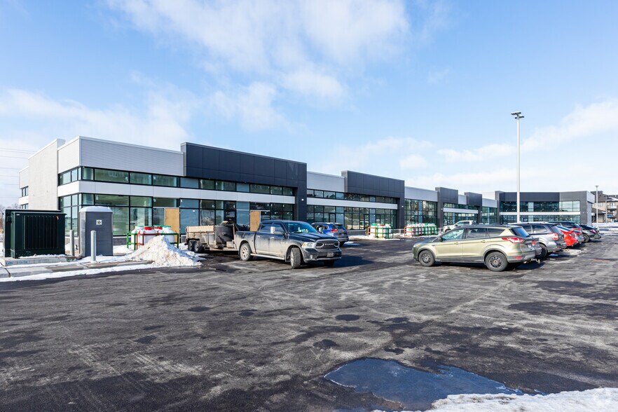 471 Terry Fox Dr, Kanata, ON K2T 1E8 Retail For Lease
