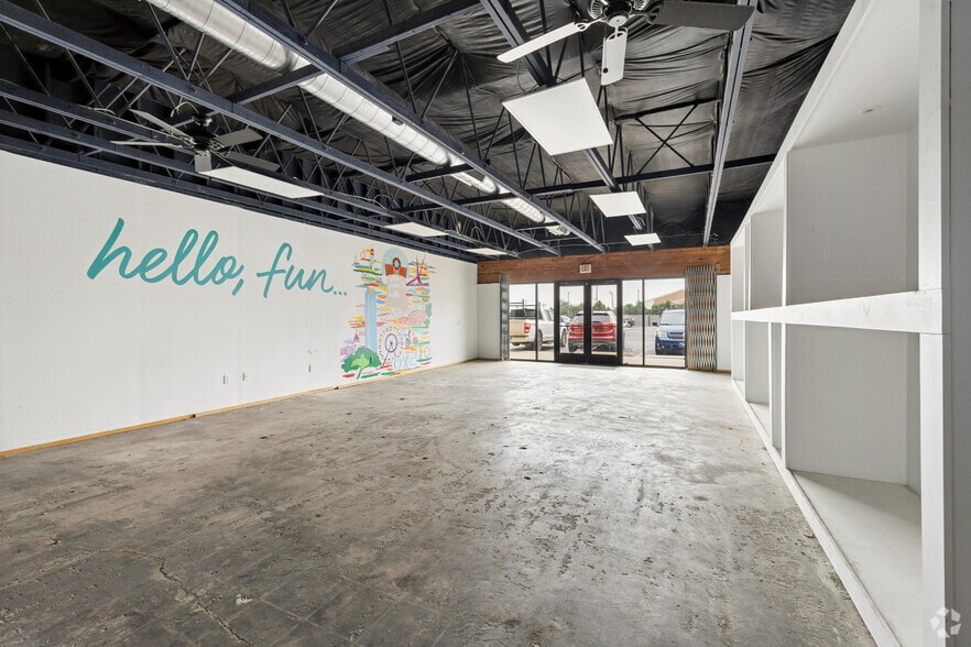 More Photos Of 9120-9146 N Macarthur Blvd, Oklahoma City General Retail For Sale
