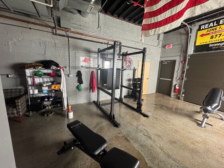 More Photos Of 817 Moody St, Waltham Medical For Lease