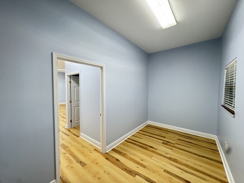 More Photos Of 255 N 15th St, Ponchatoula Office For Lease